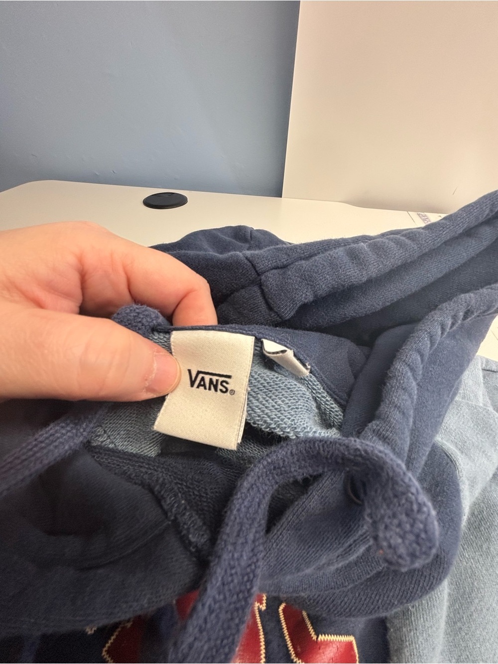Vans Academy Check Blue
Colorblock "Off The Wall" Hoodie
- Size M - Picture 4 of 6
